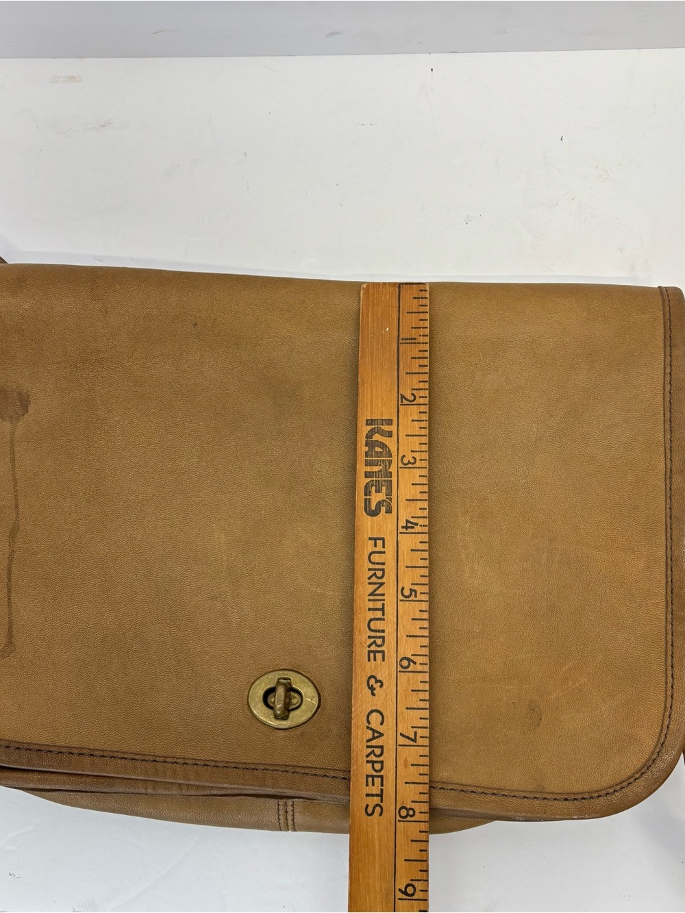 Vtg 70’s NYC Coach Tan Leather Crossbody Bag w/ Classic Turn Key Hardware Read - Picture 15 of 16